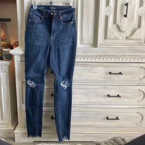 Skinny jeans - fringed bottom